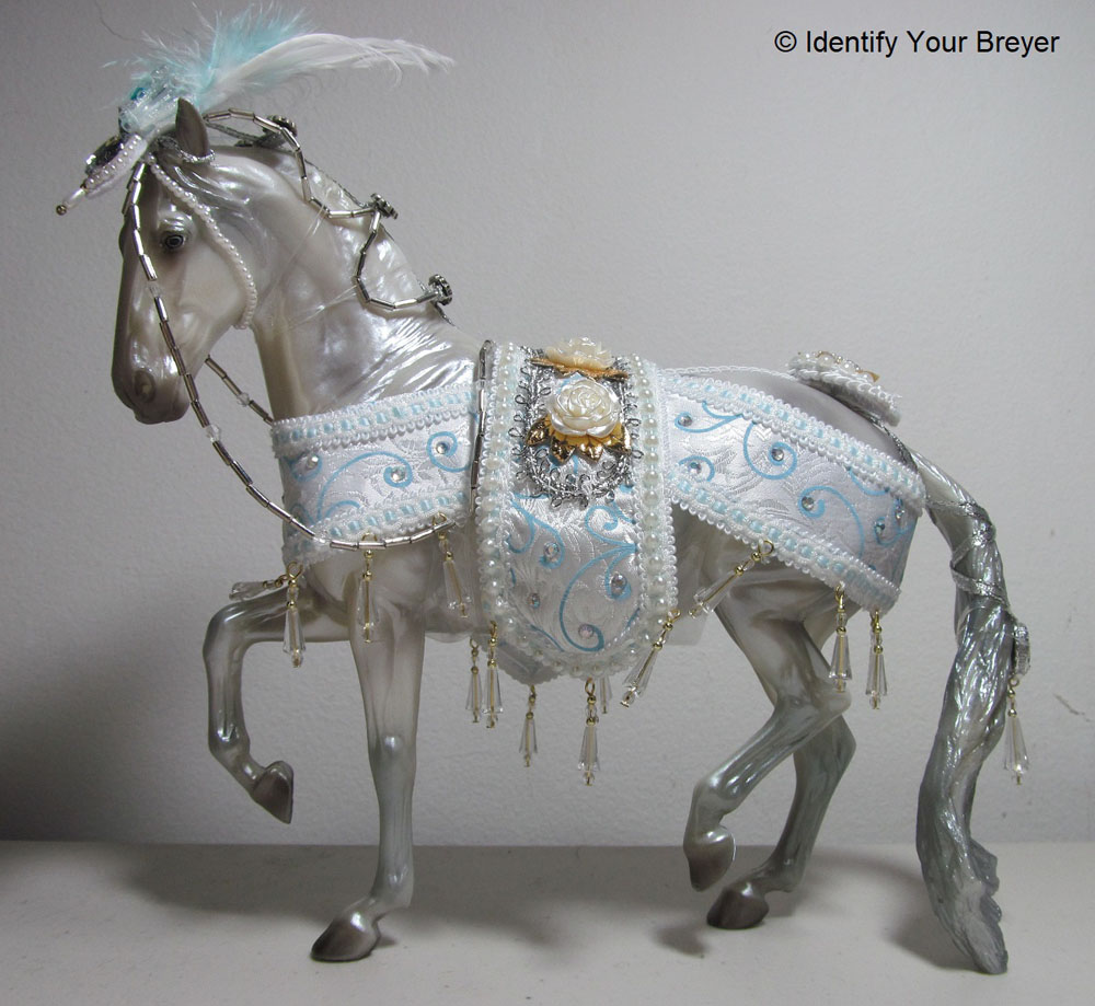 Identify Your Breyer - Holiday Horses