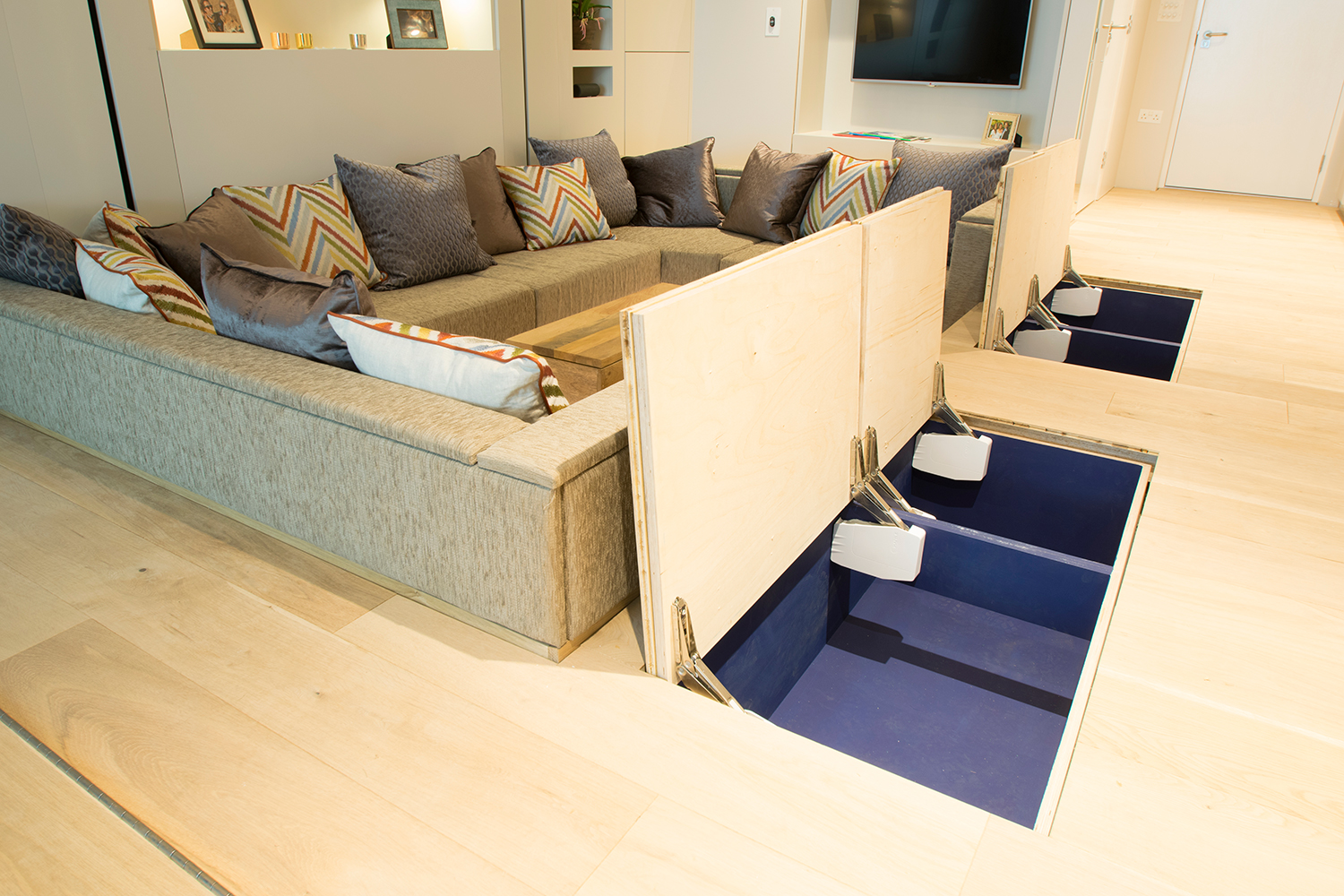 Modular Studio Apartment With Elevator Bed And Disappearing Dining