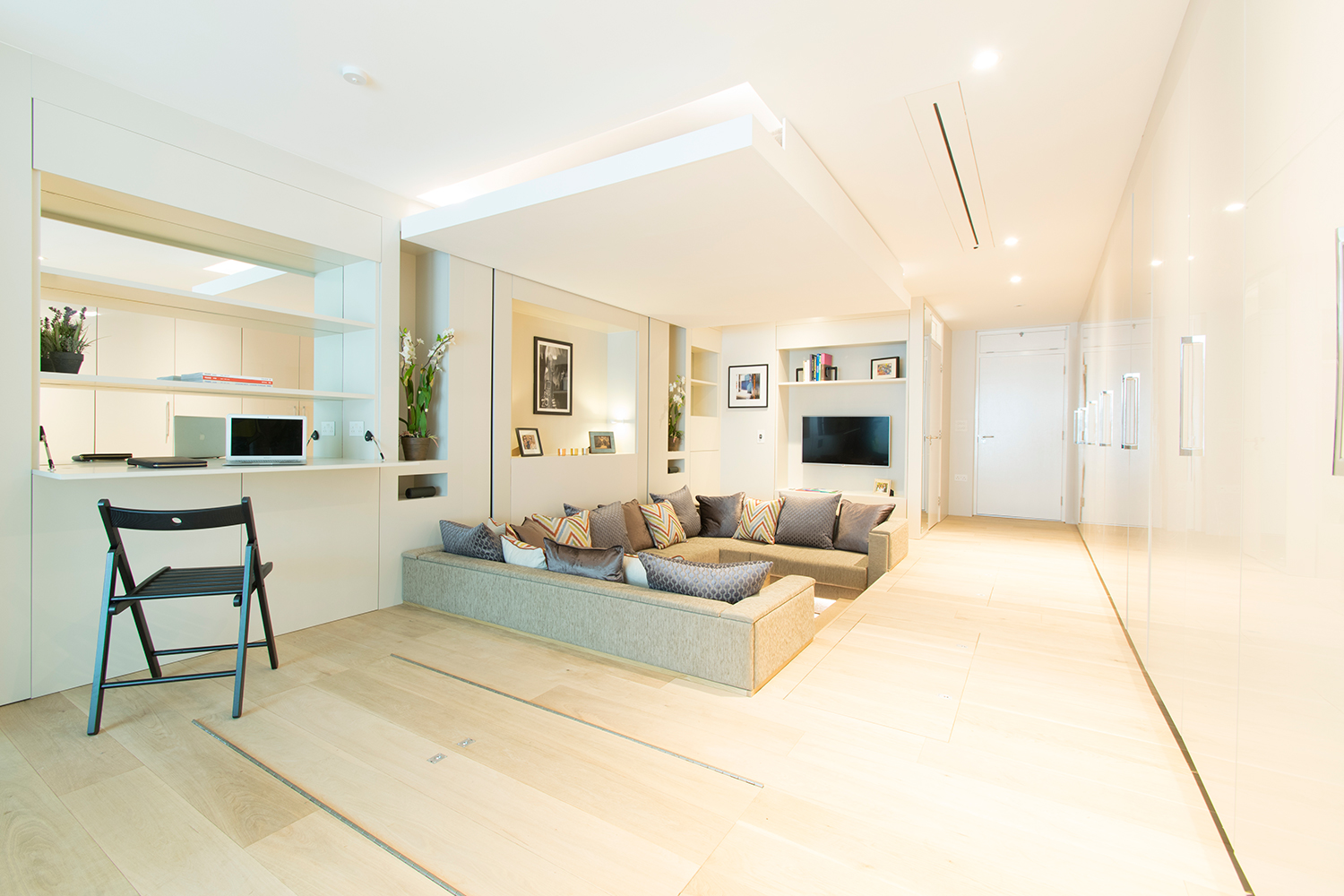 Modular Studio Apartment With Elevator Bed And Disappearing Dining