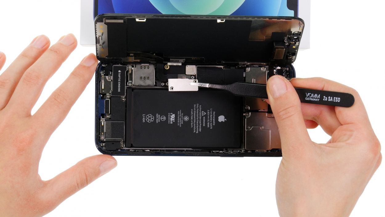 iPhone 12 Akku tauschen Reparaturanleitung iDoc