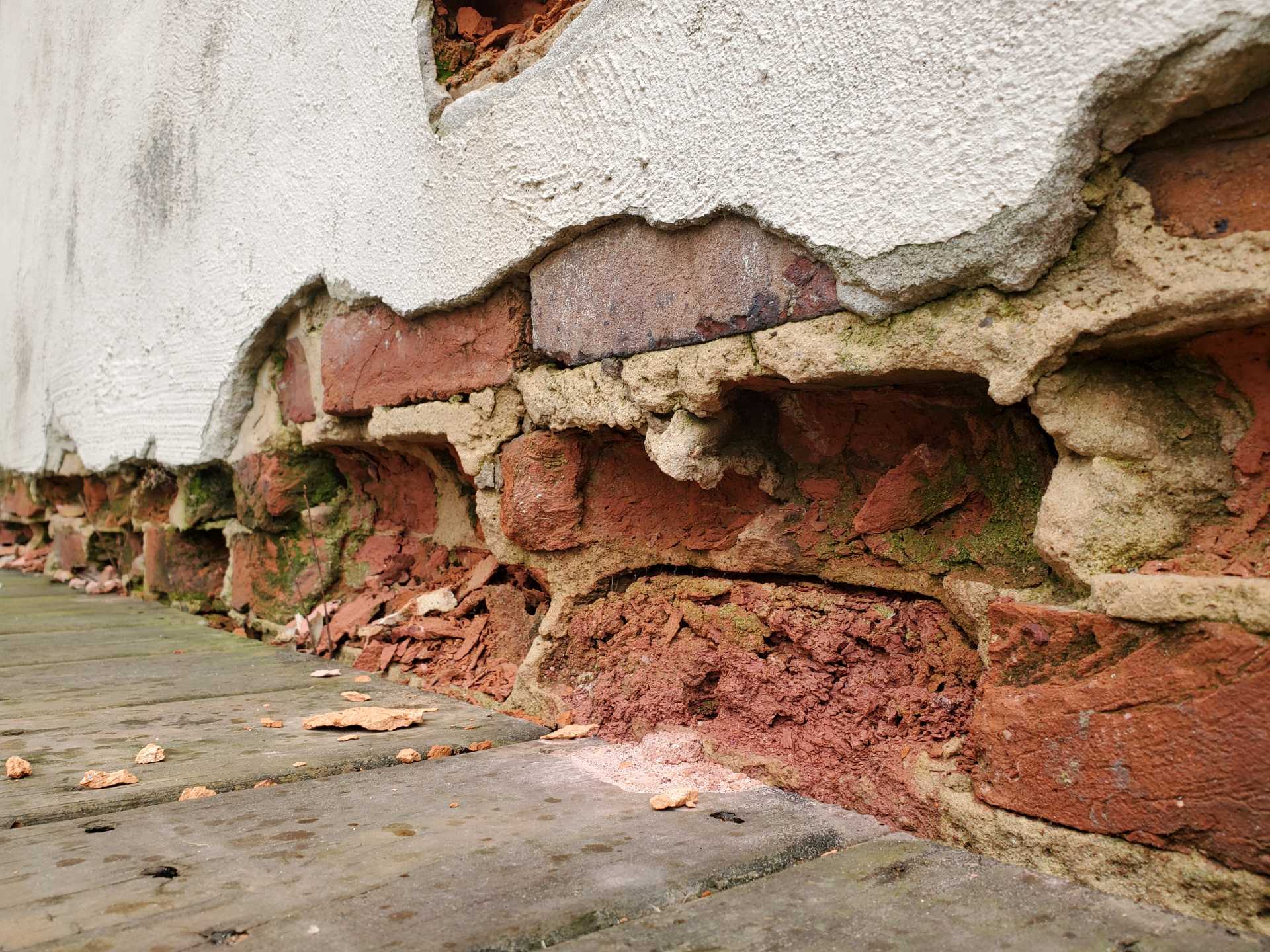 Spalling And Exploding Bricks Part I