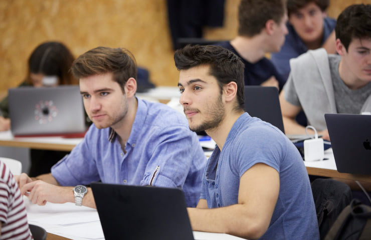 Sharing systems design knowledge through the Master in Software