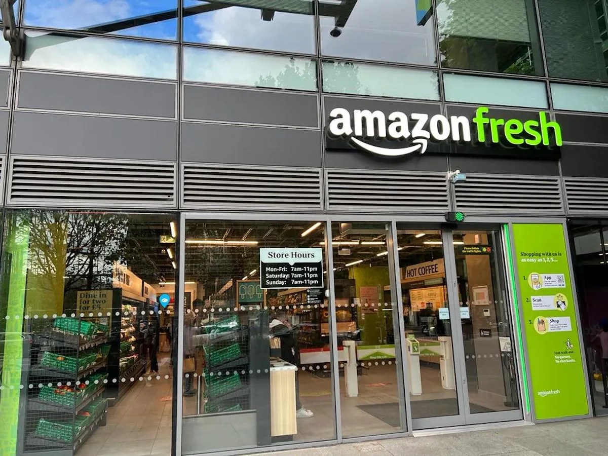 Amazon, torna la “voglia” di supermercati. La sfida riparte per “fare