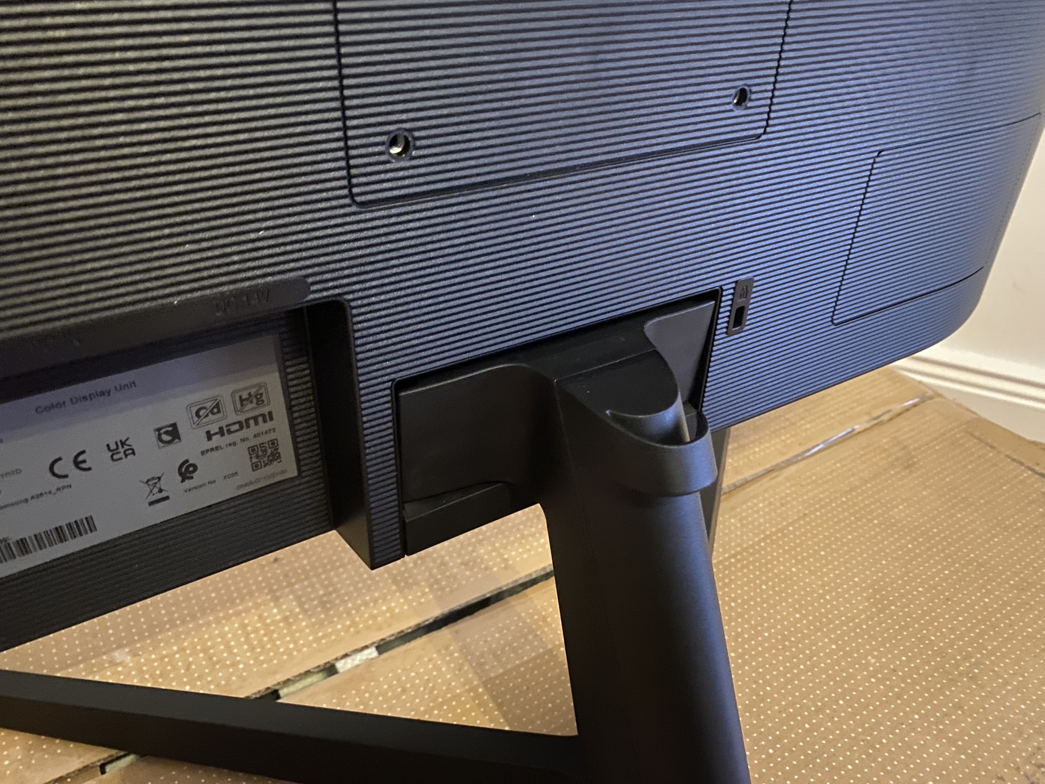 Samsung LF24T352 Full-HD Gaming-Monitor im Test - Winziges Budget