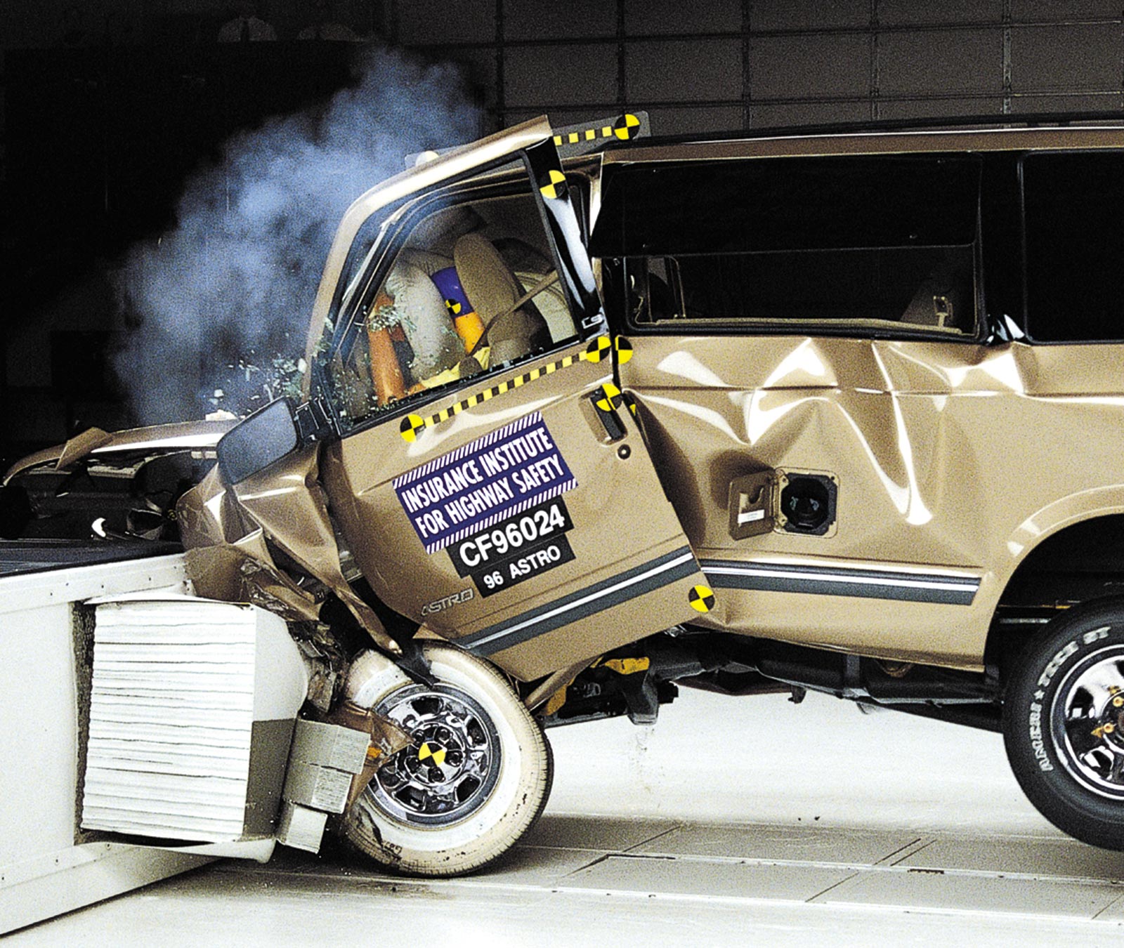2002 Chevrolet Astro Van Safety Features & Crash Test Ratings