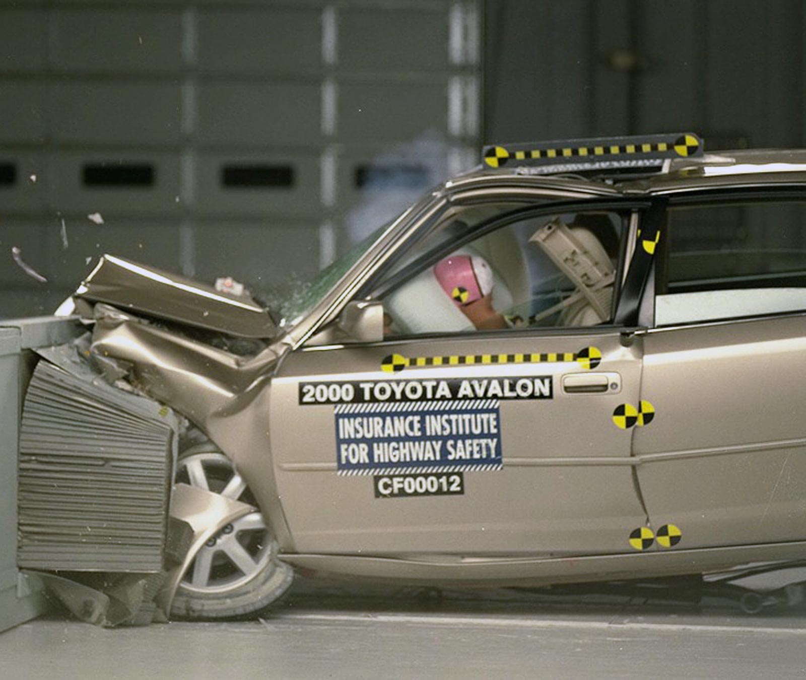 2003 Toyota Avalon Safety Features & Crash Test Ratings