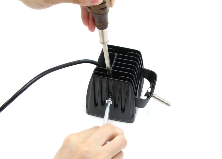 How To Install The UShape Bracket For 2x2 LED Pod Lights