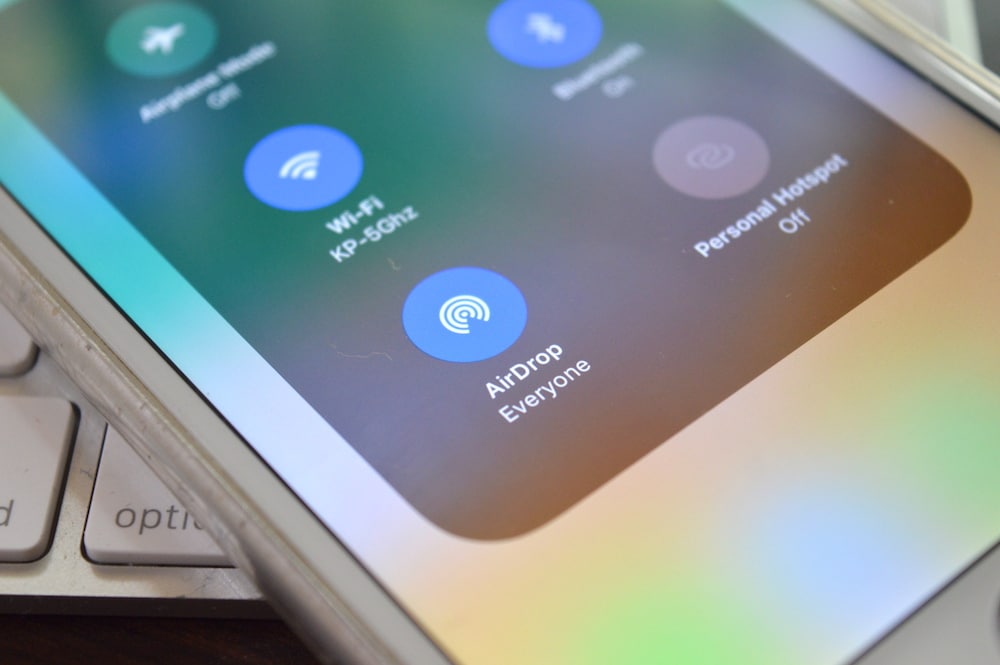 How to Enable and Use AirDrop on iPhone and iPad in iOS 11