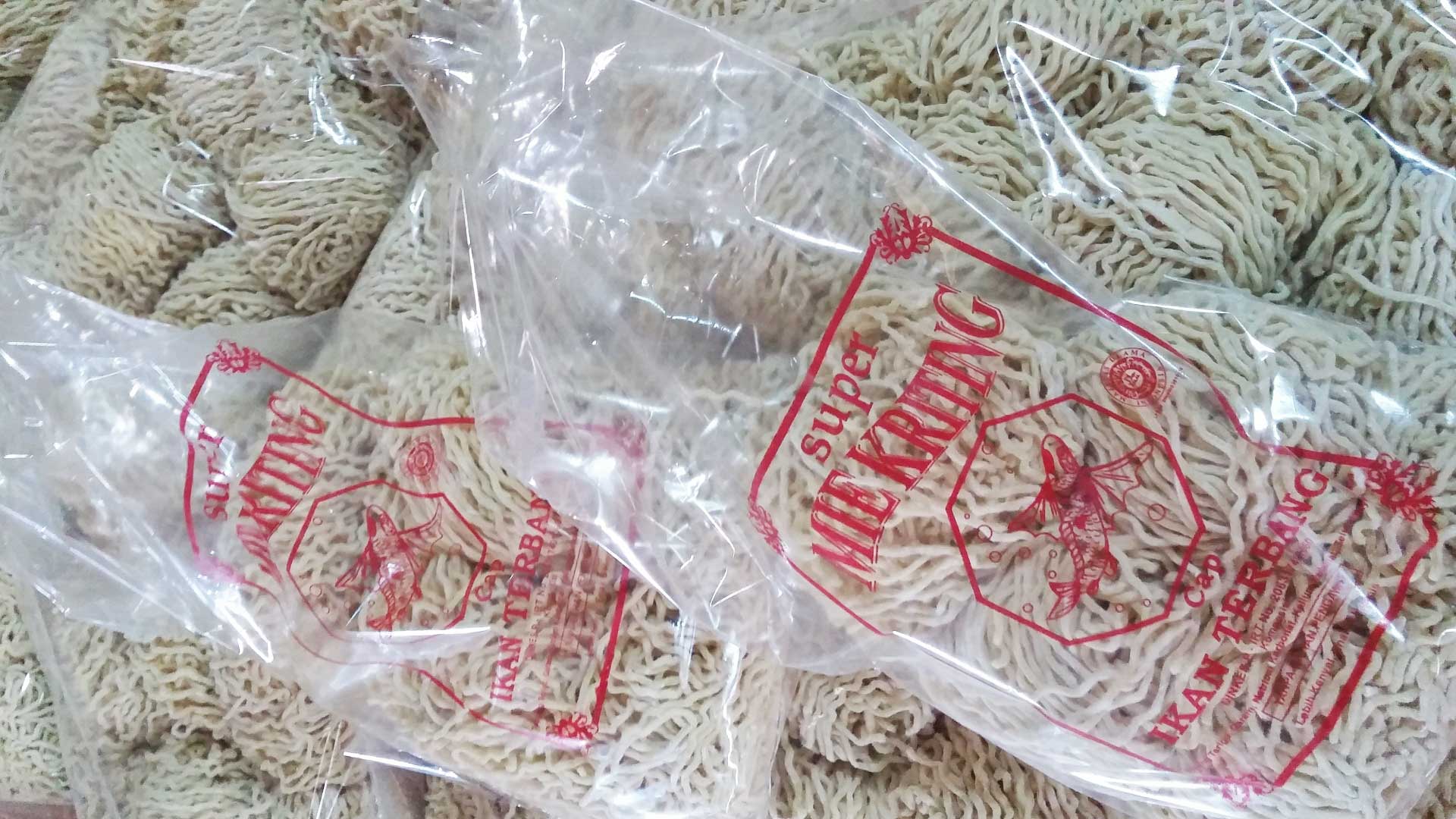 IKAN TERBANG aneka jenis mie & kwetiau kering