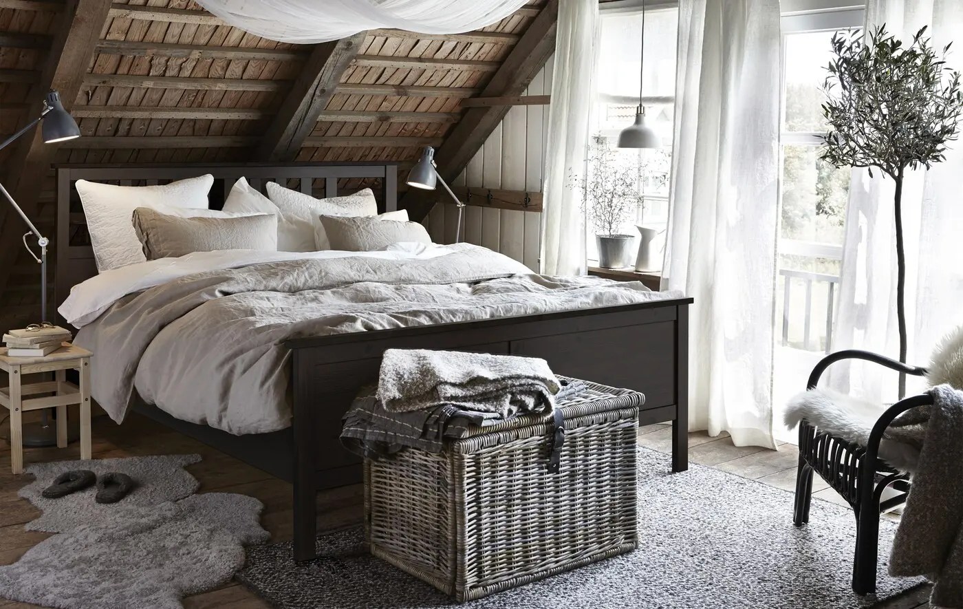 Un dormitorio rústico acogedor IKEA