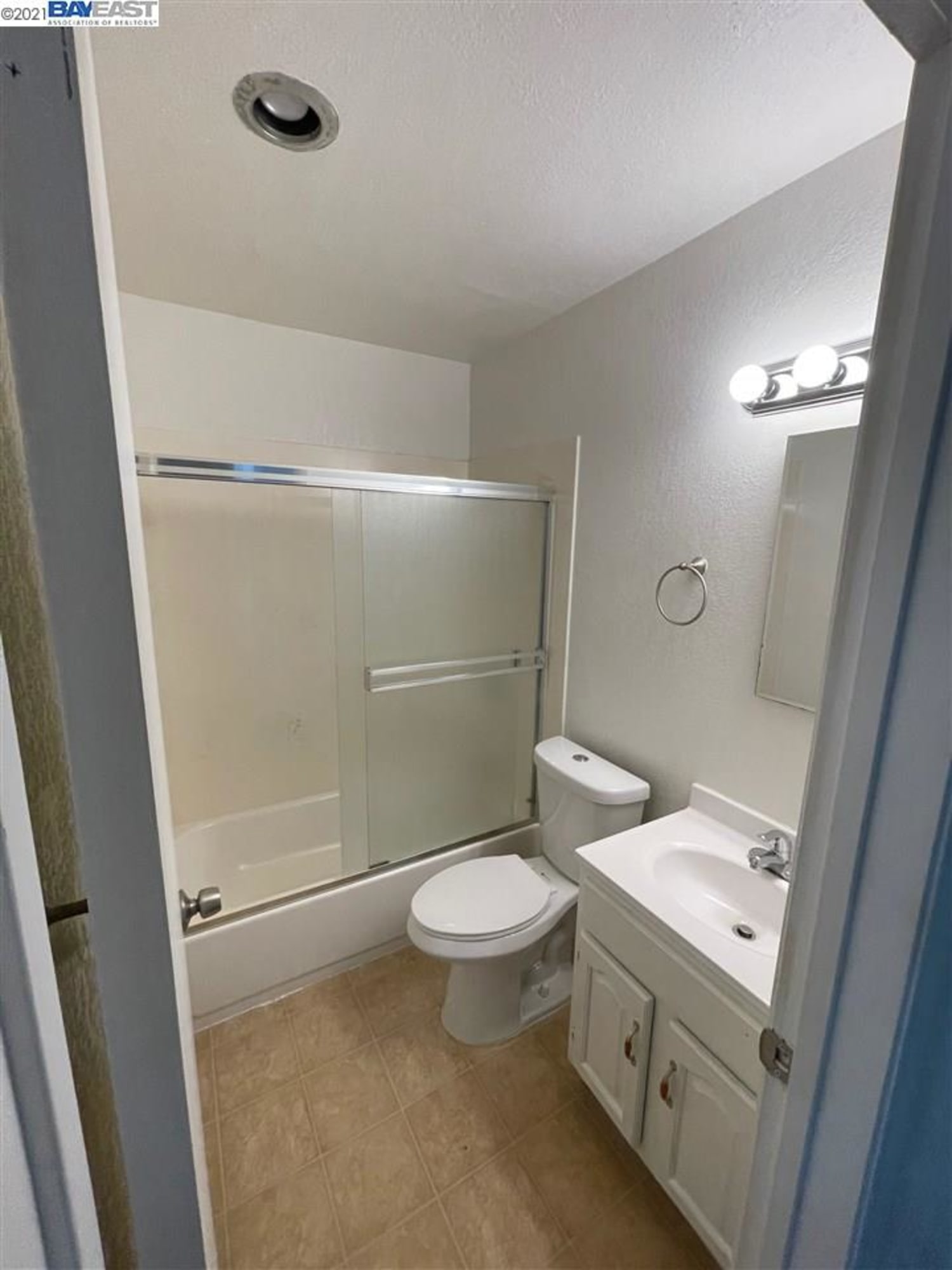 18 Unit Apartment Complex in Hayward [Sold June 24, 2021] Davide Pio