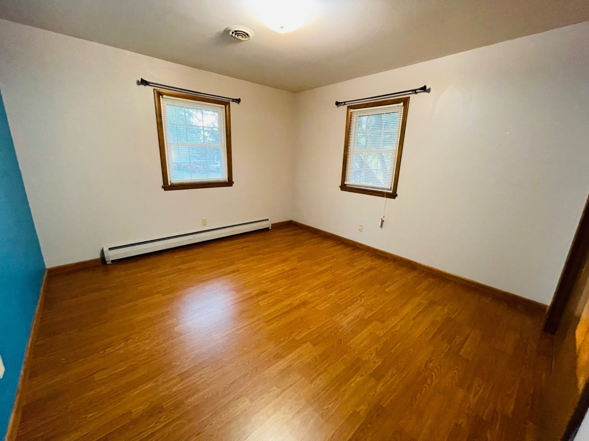 3 Bedroom, 2 Bath Brick Ranch in Pittsfield, IL