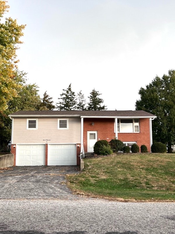 Home for Sale in Pittsfield (Pike County), IL