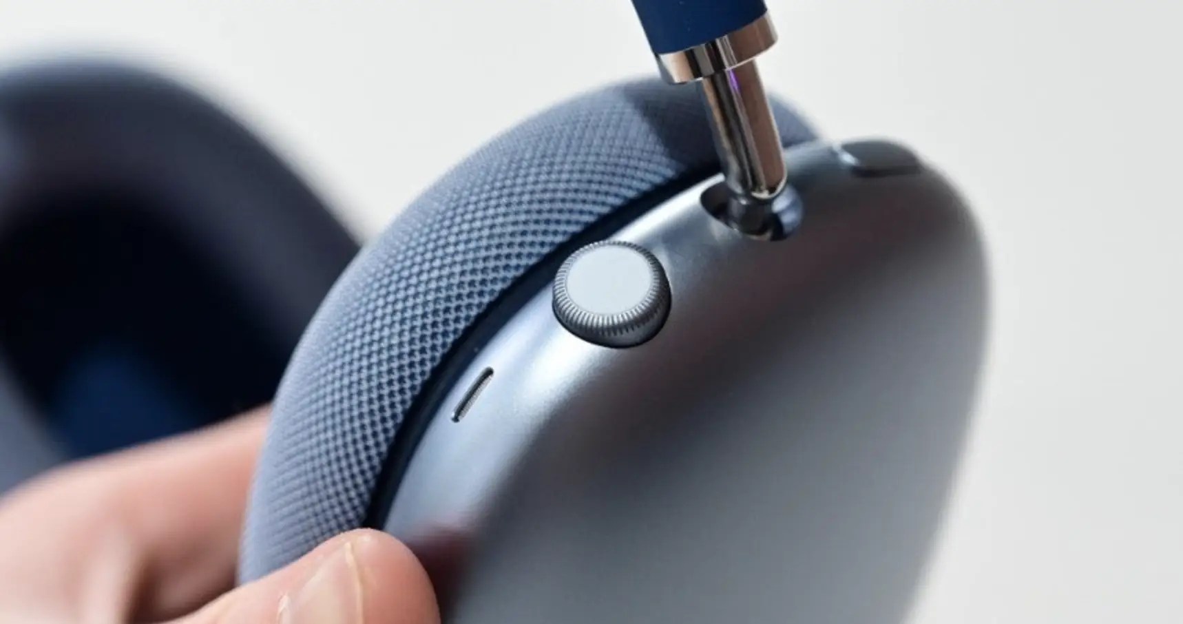 New AirPods Max firmware launched