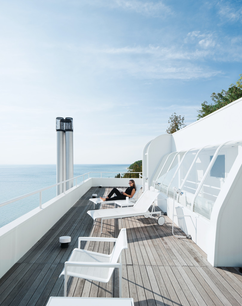 The Douglas House by Richard Meier on Lake Michigan