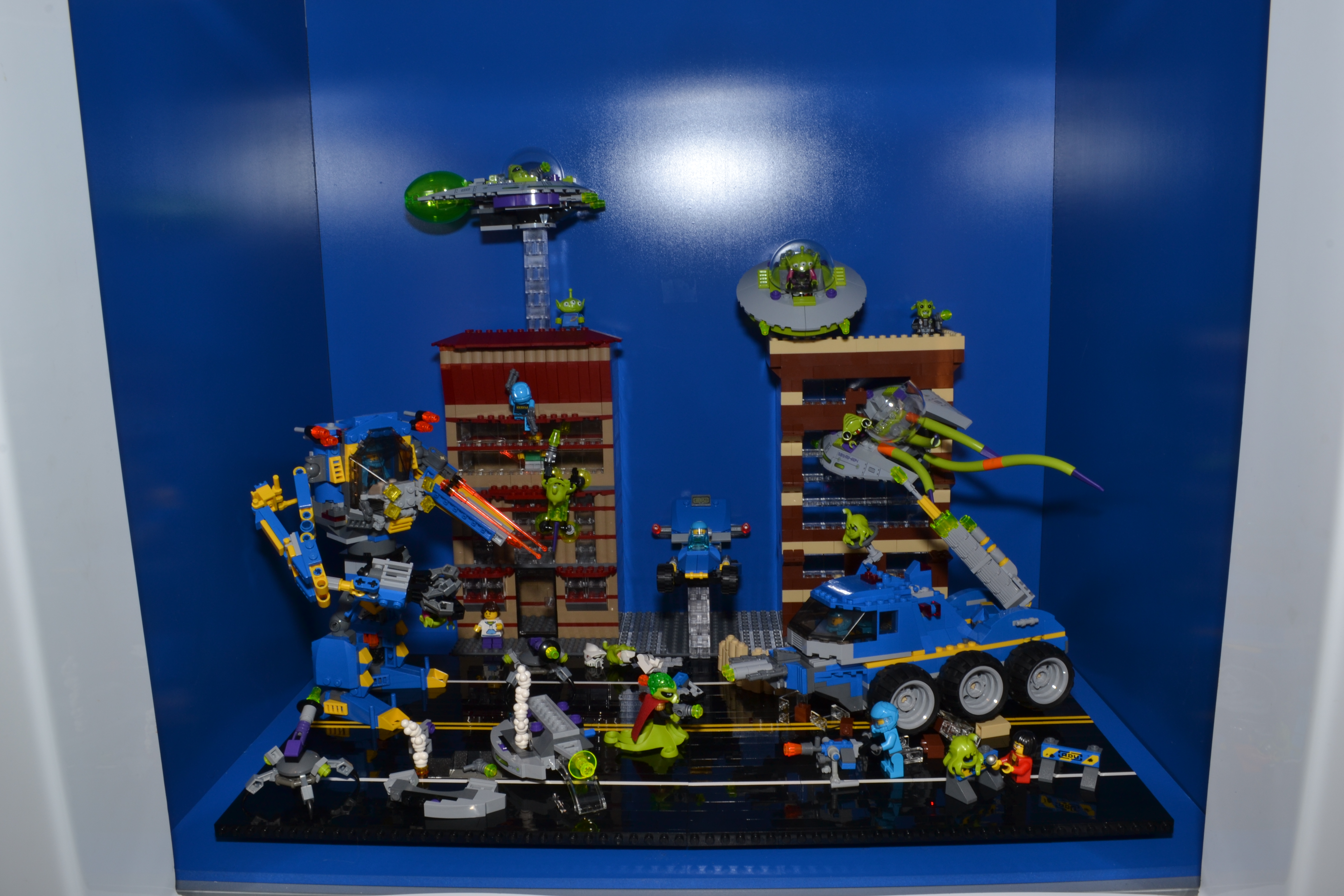 New LUG Showcase Window Roosevelt Field LEGO Store I LUG NY