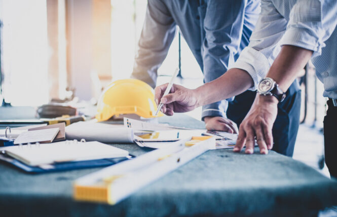 7 Things to Check Before Hiring a Contractor - Imagup
