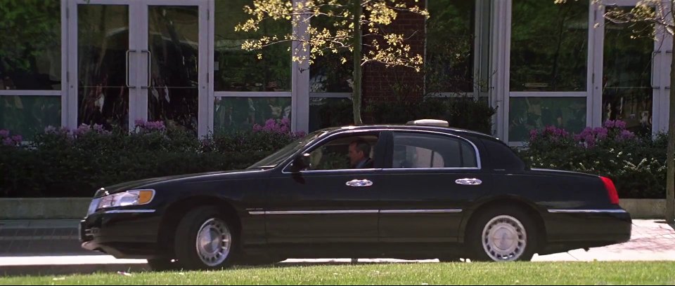 IMCDb.org: 1998 Lincoln Town Car Executive Series in "Paycheck, 2003"