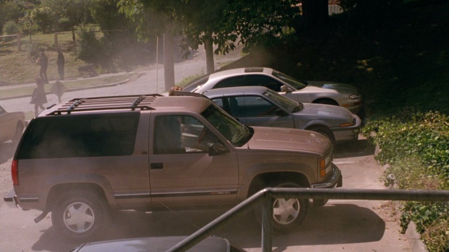 IMCDb.org: 1995 GMC Yukon [GMT430] in "Assassins, 1995"
