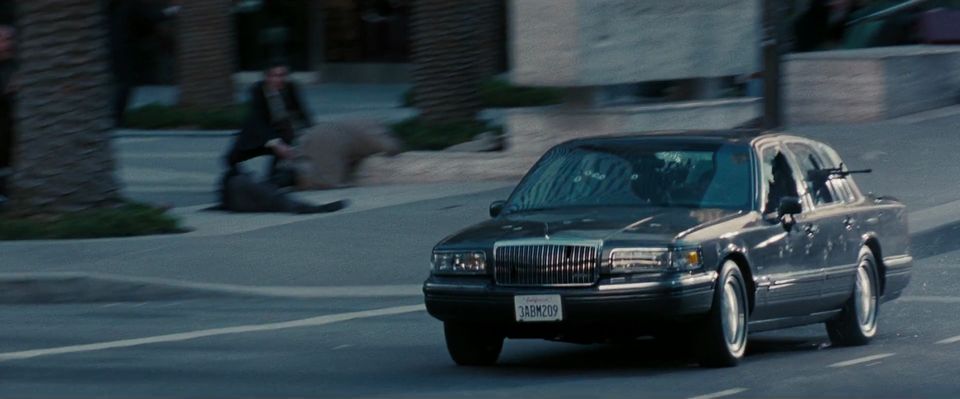 IMCDb.org: 1995 Lincoln Town Car in "Heat, 1995"