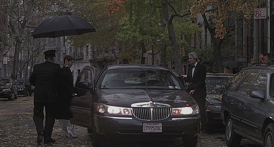 IMCDb.org: 1998 Lincoln Town Car Signature Series in "Autumn in New