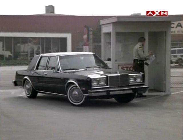 IMCDb.org: 1986 Chrysler Fifth Avenue in "MacGyver, 1985-1992"