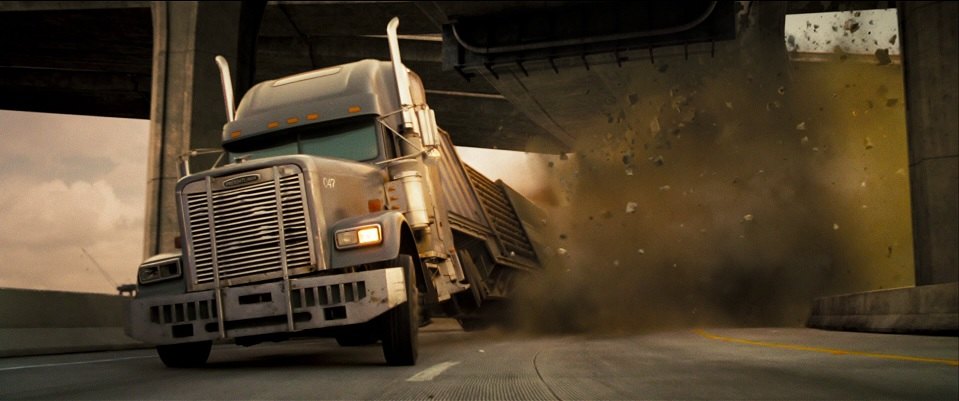 IMCDb.org: Freightliner FLD in "Live Free or Die Hard, 2007"