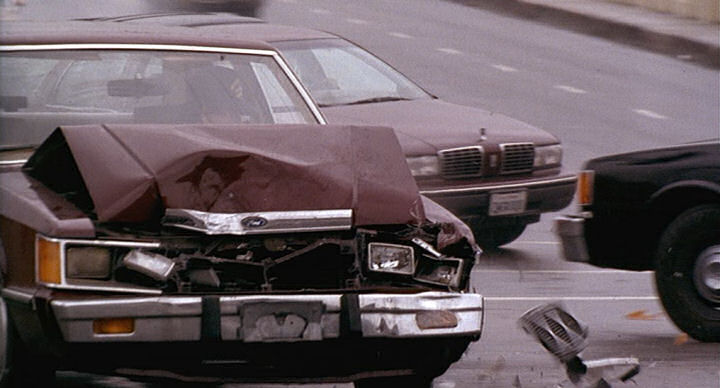 IMCDb.org: 1991 Oldsmobile Custom Cruiser in "Father Hood ... (720 x 388 Pixel)