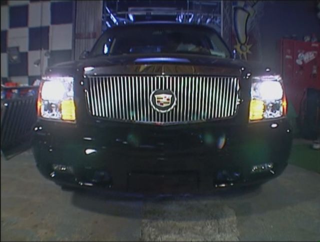 IMCDb.org: 2002 Cadillac Escalade EXT [GMT806] in "Monster Garage, 2002