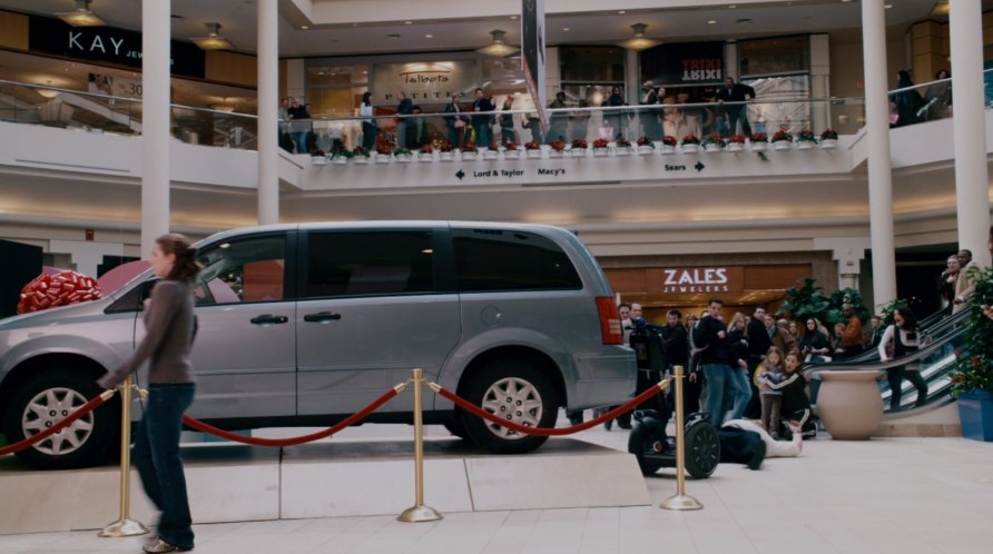 IMCDb.org: 2008 Chrysler Town & Country LX [RT] in "Paul Blart: Mall