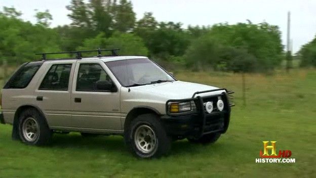 IMCDb.org: 1993 Isuzu Rodeo S in "MonsterQuest, 2007-2010"