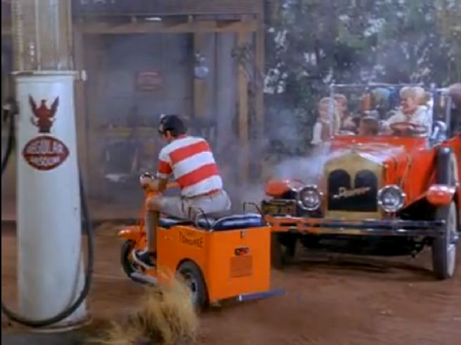 IMCDb.org: Cushman Minute-Miser Truckster [730] in "My Mother the Car