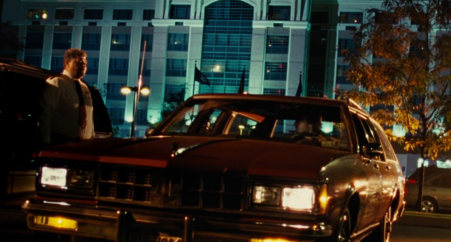 IMCDb.org: 1986 Oldsmobile Custom Cruiser in "Generation ... (926 x 498 Pixel)