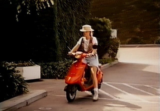 IMCDb.org: 1987 Honda Elite 50 [SE50P] in "Round Trip to Heaven, 1992"