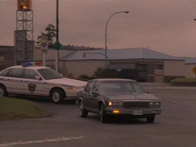 IMCDb.org: 1993 Ford Crown Victoria in "Man with a Gun, 1995"