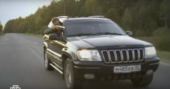 IMCDb.org: 2002 Jeep Grand Cherokee Limited [WJ] in "Lesnik, 2011-??"