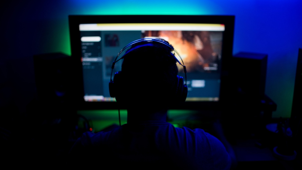 Human Player vs Computer in Gaming IMC Grupo