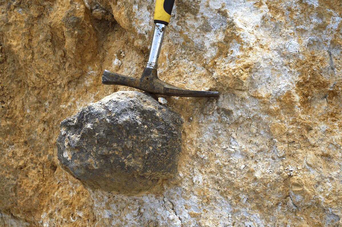 The Weaubleau impact structure "round rocks" ("Missouri rock balls