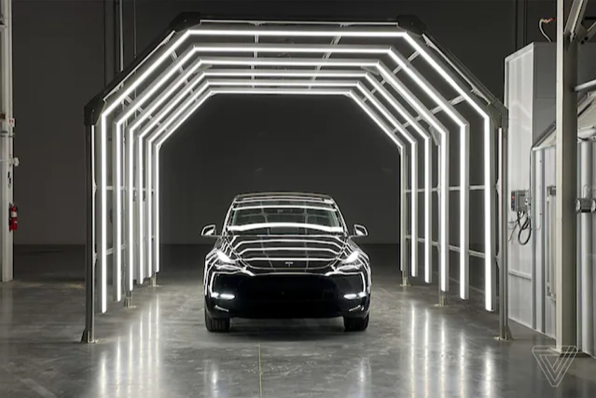 Elon Musk says Tesla cars will connect to Starlink’s new cellular