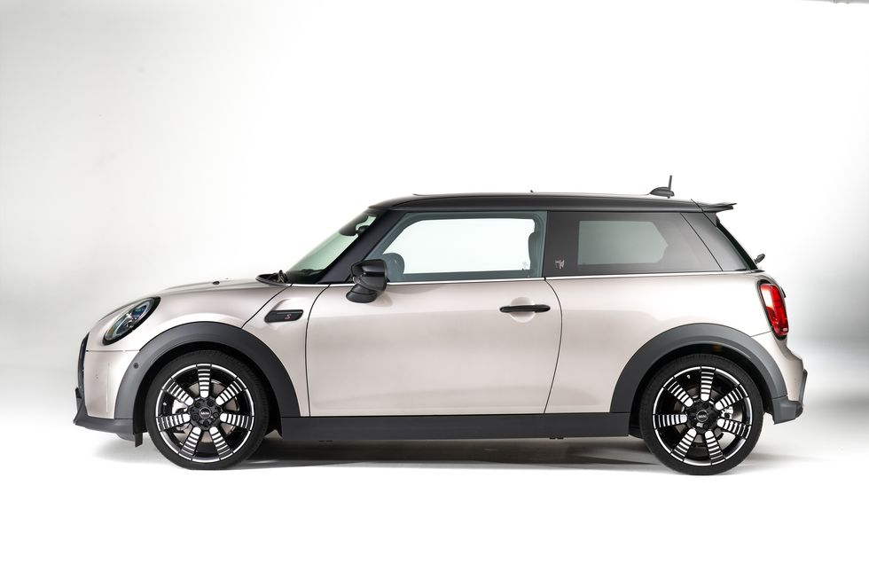 MINI 3 door Hatch Rent Dubai Imperial Premium Rent a Car