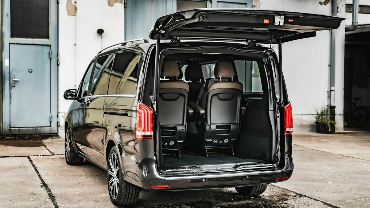 Mercedes Benz Viano Rent Dubai Imperial Premium Rent a Car