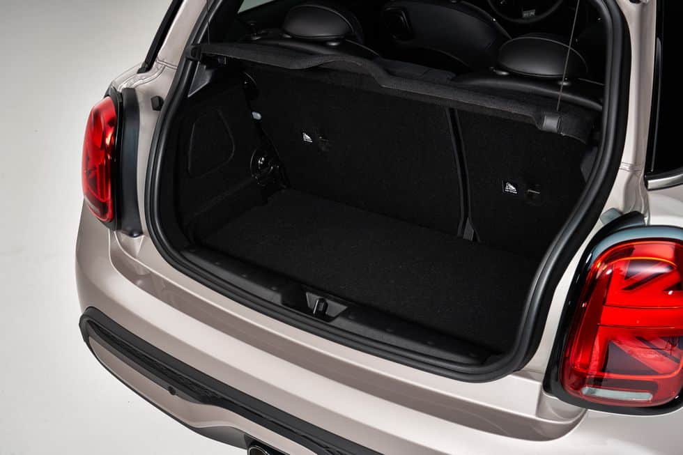 MINI 3 door Hatch Rent Dubai Imperial Premium Rent a Car