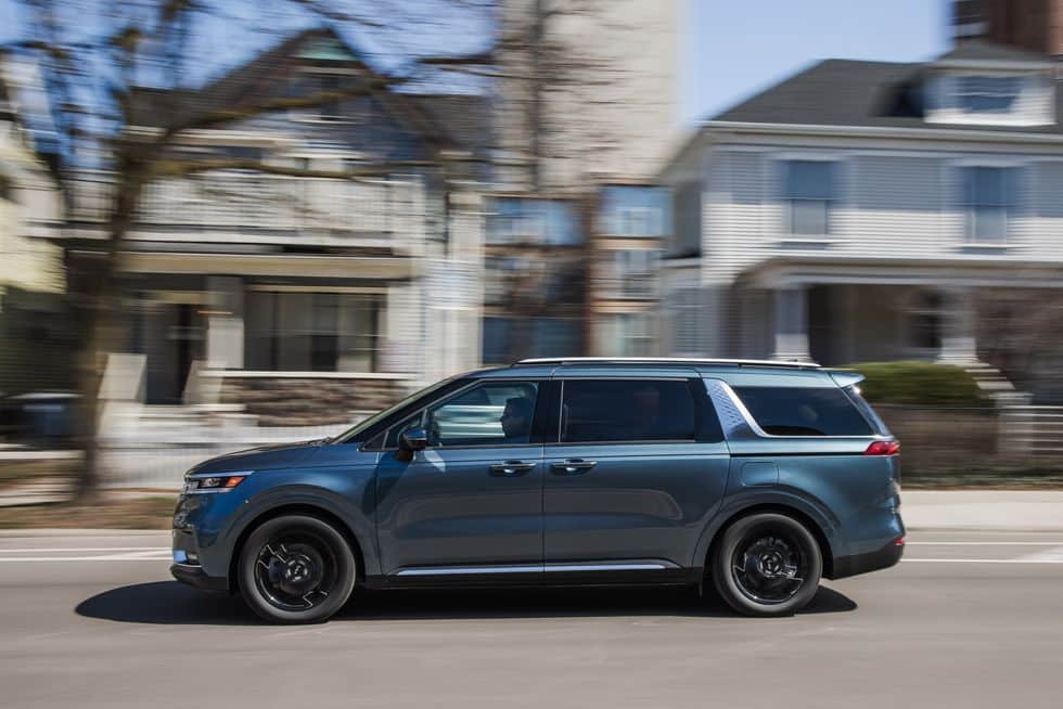 KIA Carnival Minivan Rent Dubai Imperial Premium Rent a Car