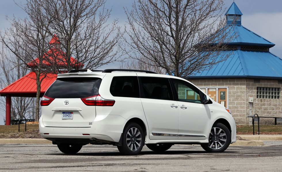 Toyota Sienna Minivan Rent Dubai Imperial Premium Rent a Car