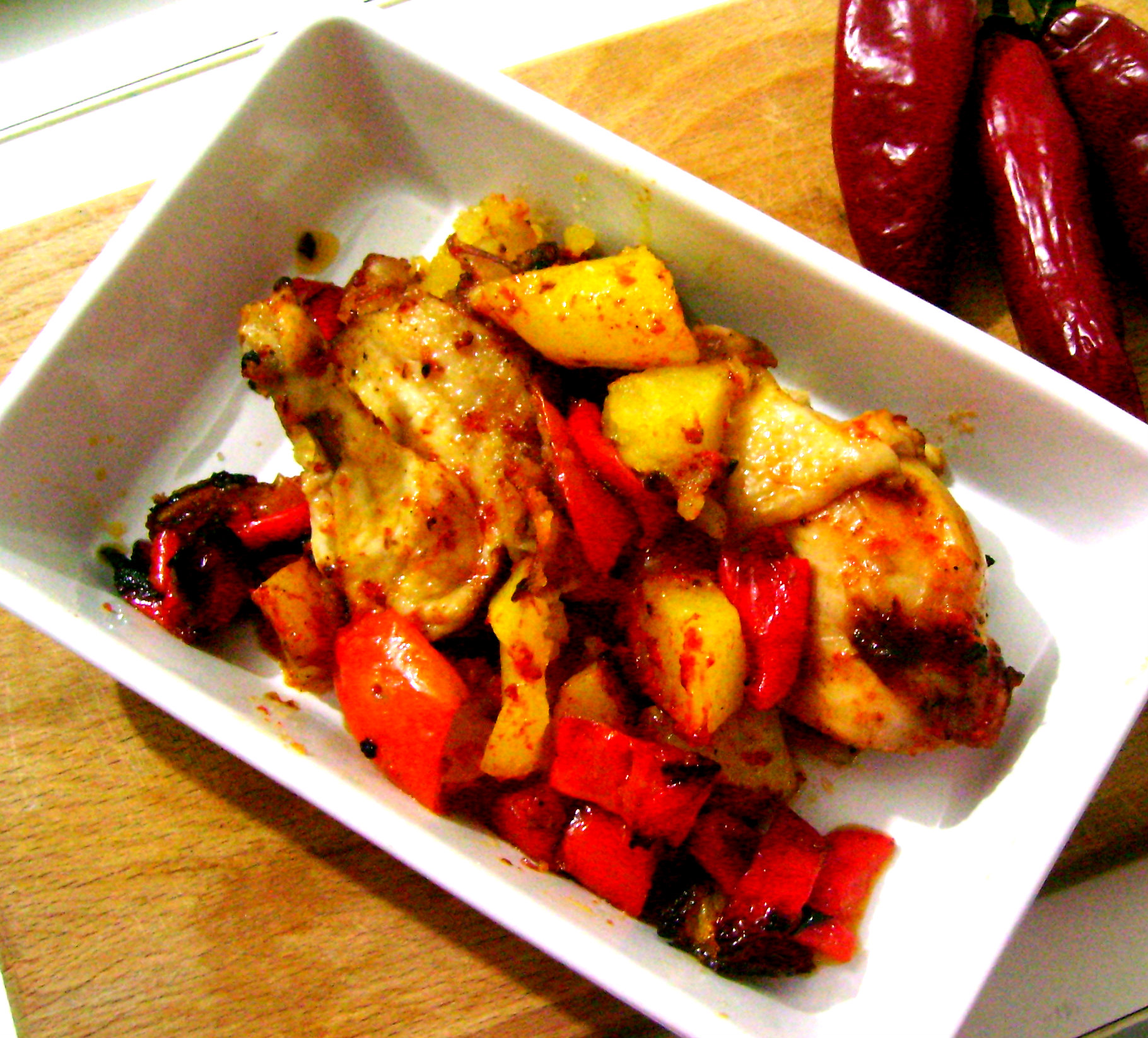 Pollo al forno con patate e peperoni Imprastando