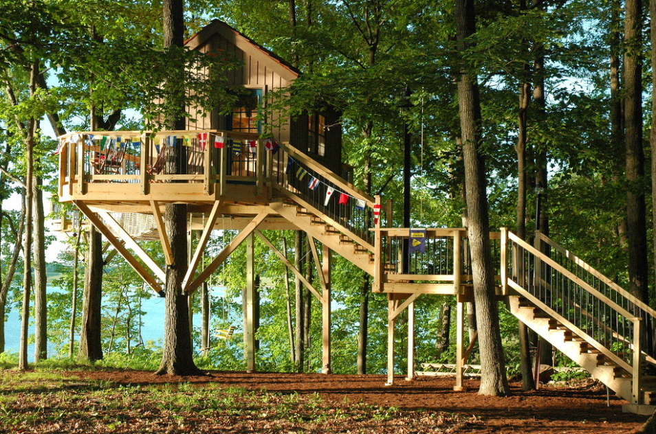 Cool Treehouse Design Ideas To Build (44 Pictures)