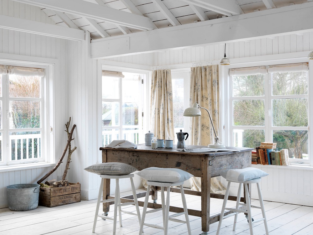 Ideas for using distressed furniture to create impressive interior design