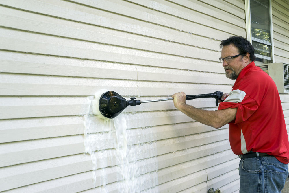 How to wash vinyl siding like a professional