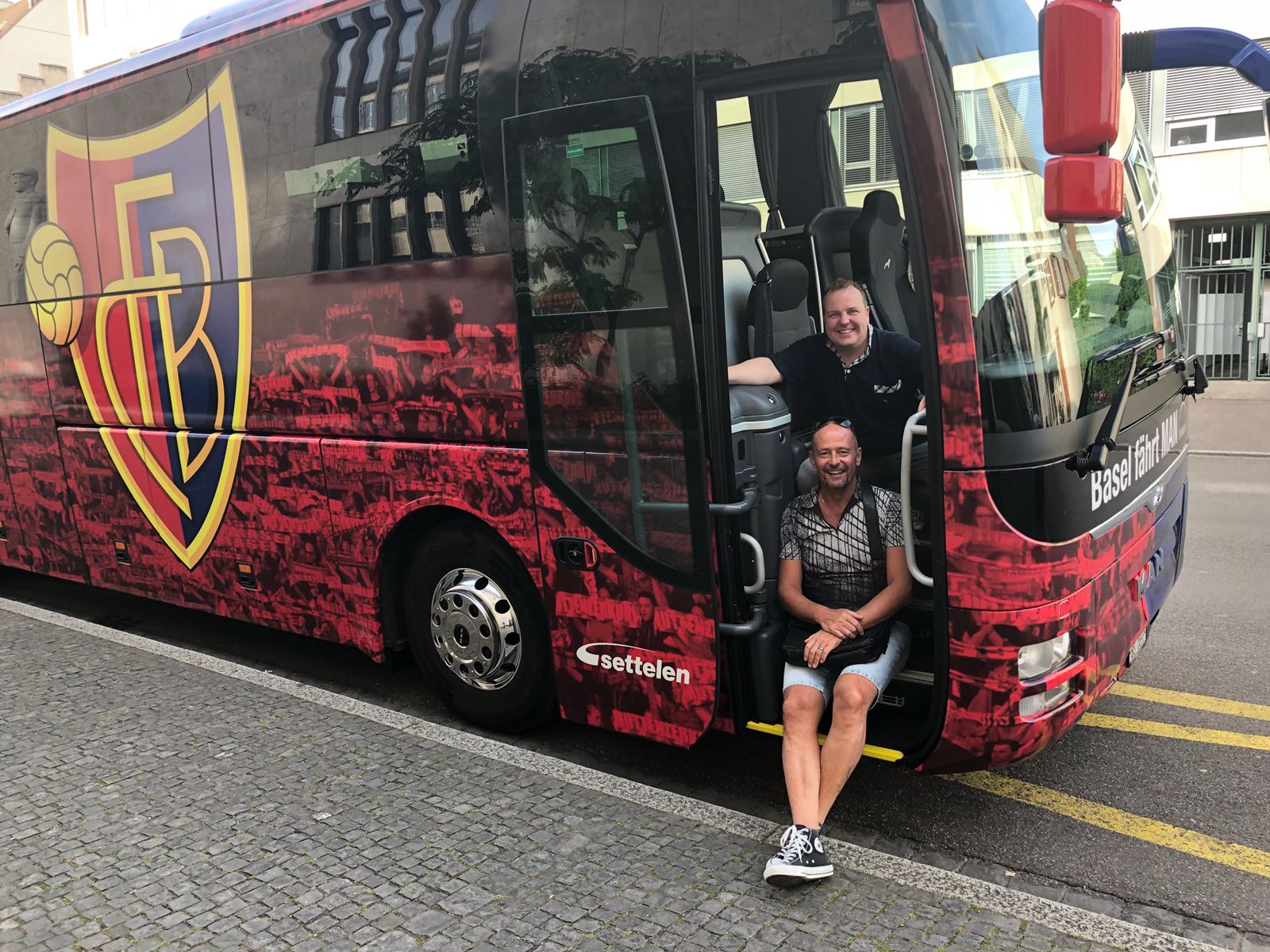 Fcb : Mit dem FCB-Bus zum Boxtraining - Impulse - ein ...