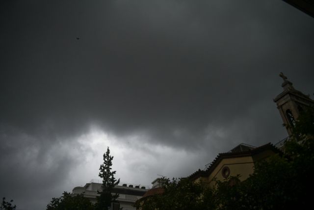 Το φαινόμενο της «ψυχρής λίμνης» εμφανίζεται στη χώρα μας προκαλώντας τα έντονα καιρικά φαινόμενα, καθώς δημιουργεί αστάθεια τόσο λόγω των ψυχρών αερίων μαζών που τη συνοδεύουν. Psyxrh Limnh Erxontai Kataigides Meta Ta 40aria Poy 8a Xtyphsei H Kakokairia In Gr